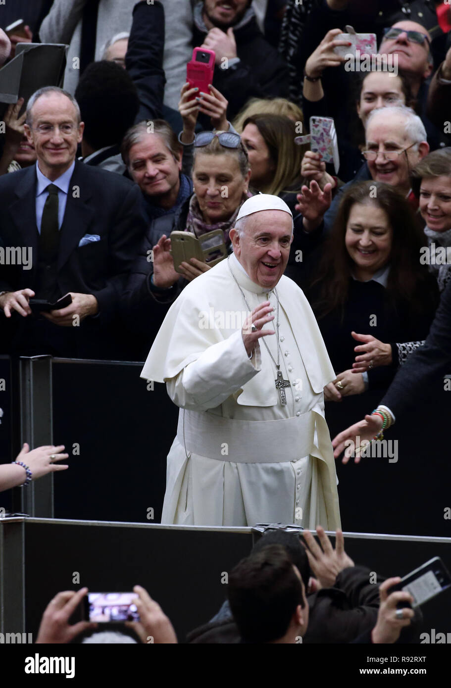 Dezember 19, 2018 - Vatikanstadt (Heiliger Stuhl) - Papst Franziskus während seiner wöchentlichen Mittwoch Publikum in der Aula Paolo VI. im Vatikan. Credit: Evandro Inetti/ZUMA Draht/Alamy leben Nachrichten Stockfoto