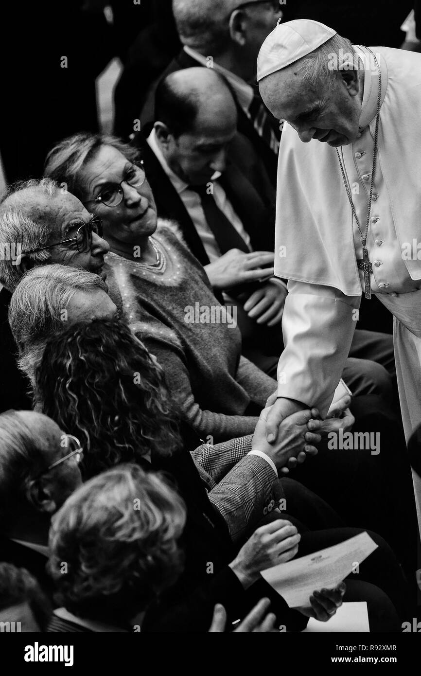 Vatikanstadt. 19 Dez, 2018. Papst Franziskus während das Publikum in der Aula Paolo VI. im Vatikan. Credit: Evandro Inetti/ZUMA Draht/Alamy leben Nachrichten Stockfoto