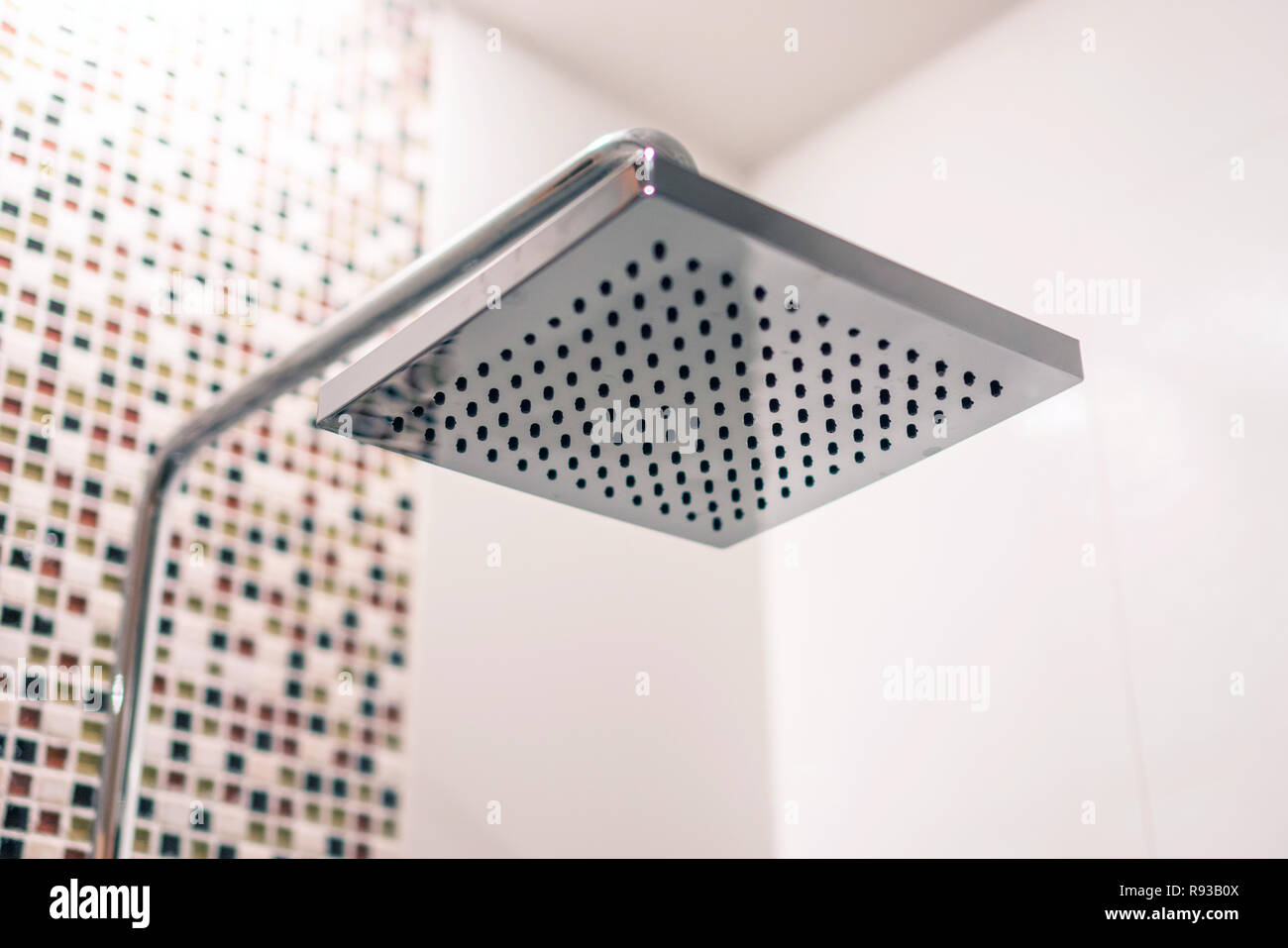 Regendusche Close Up Quadratisch Chrom Luxus Befestigung