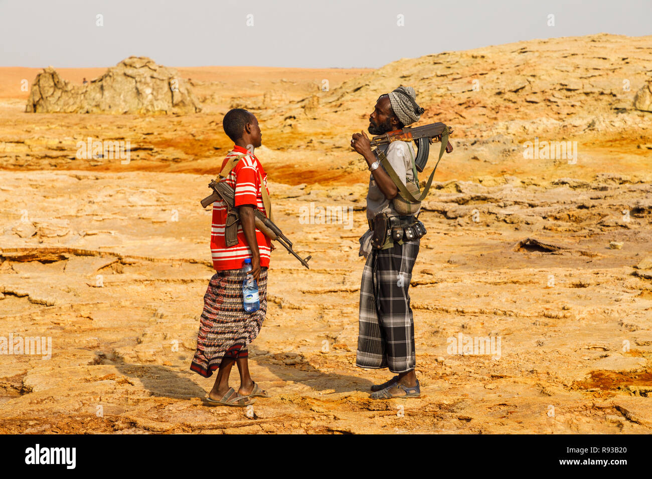 Bewaffnete Ferne führen. Bunte Federn von Säure in Dallol, heißesten Ort der Erde, Danakil Depression, Äthiopien, Afrika Stockfoto