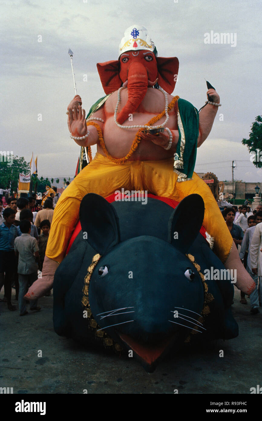 Ganesh ganpati Festival, Elefant Gott an der Ratte sitzend, mumbai Bombay, Maharashtra, Indien Stockfoto