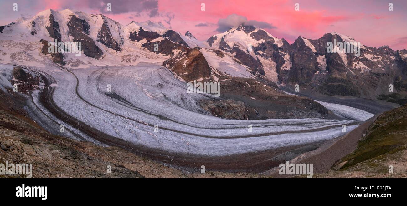 Panoramablick auf die Berninagruppe in der Morgendämmerung, Piz Palü, Bellavista, crast Agüzza, Piz Bernina, Piz Morteratsch Gletscher, Pers Stockfoto