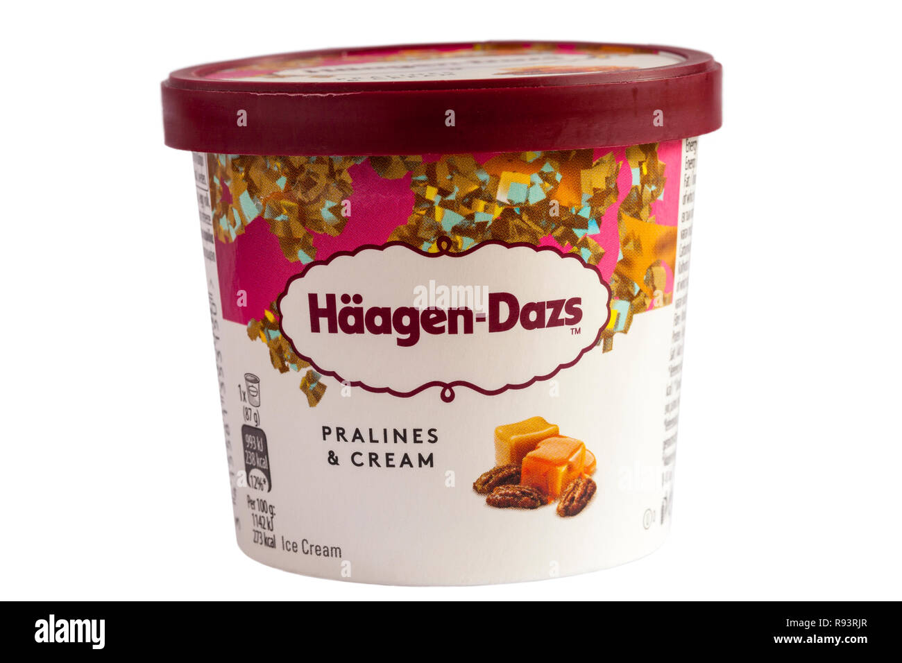 Wanne von Häagen-dazs Pralines & Cream Eiscreme, Teil der neuen Vanille Sammlung mini Cups auf weißem Hintergrund Stockfoto