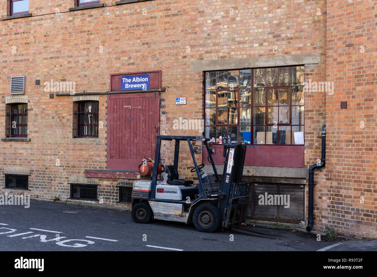 Die Albion Brauerei, eine kleine lokale Brauerei auf dem Gelände der alten Brauerei Phipps, Northampton, Großbritannien Stockfoto