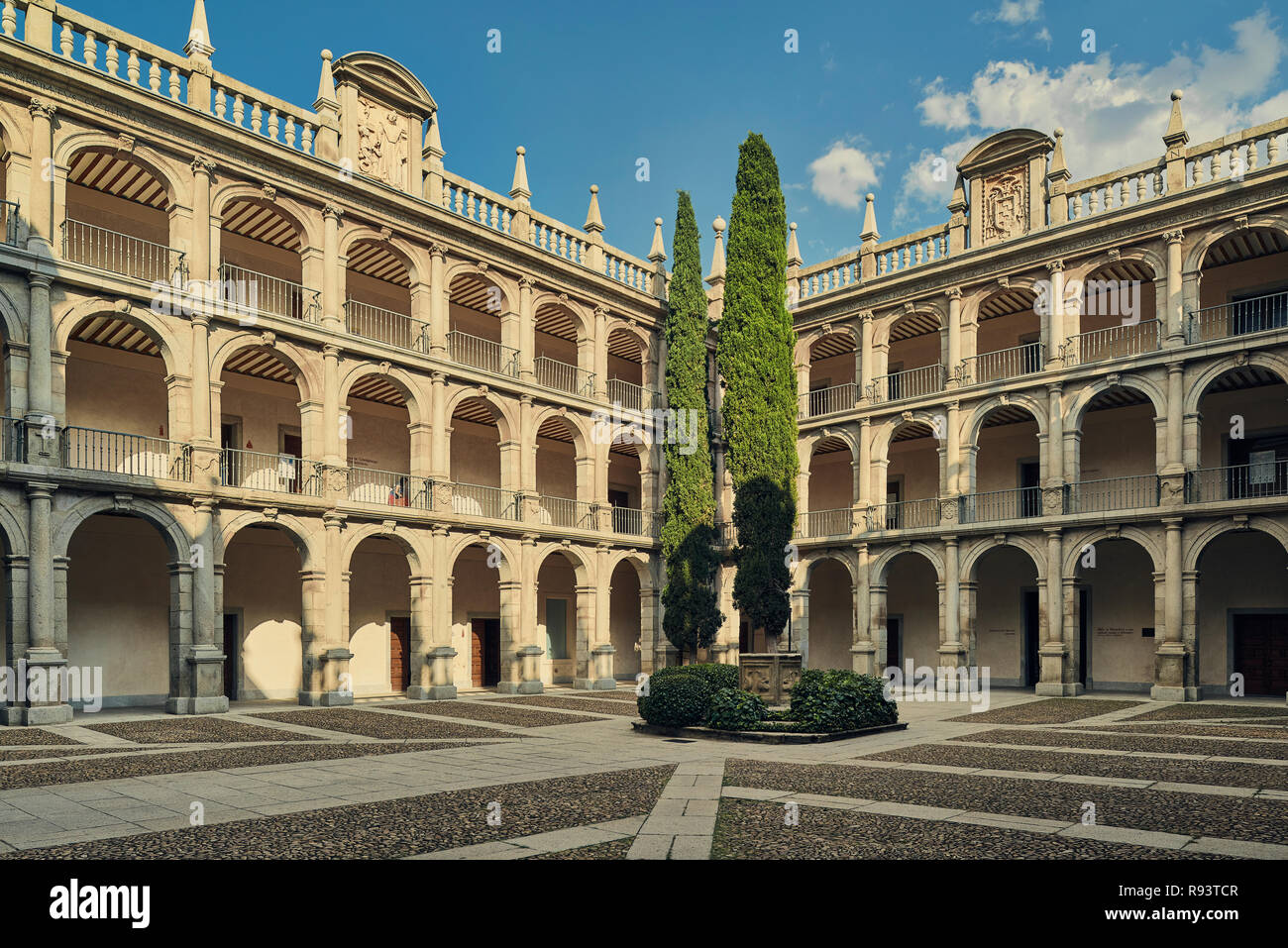 Patio de Santo Tomás de Villanueva an der Universität von Alcalá de Henares, Madrid, Spanien, Europa Stockfoto