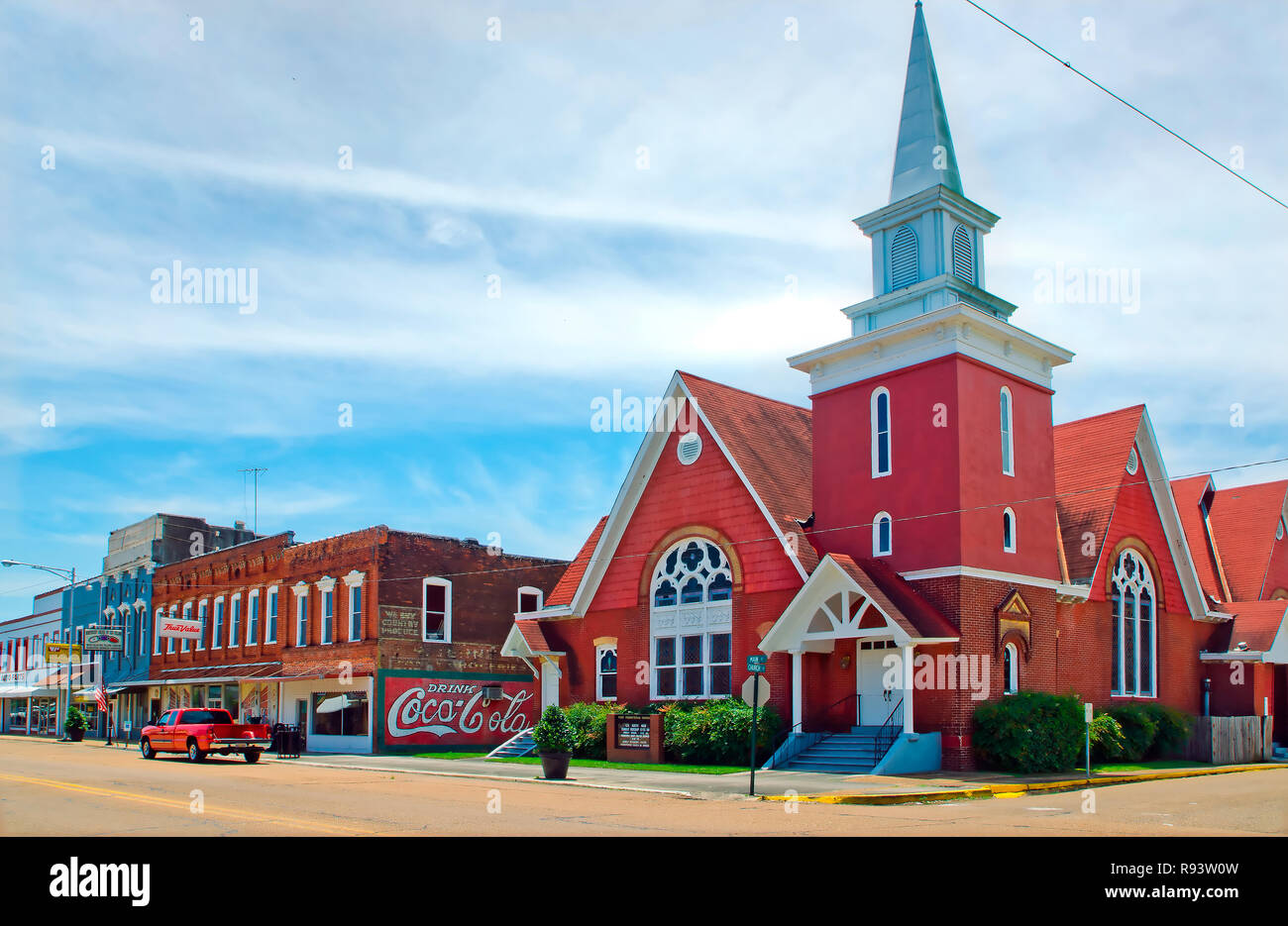 Erste presbyterianische Kirche, im Jahre 1843 gegründet und ist an der Hauptstraße in Wasser Tal, Mississippi. Stockfoto