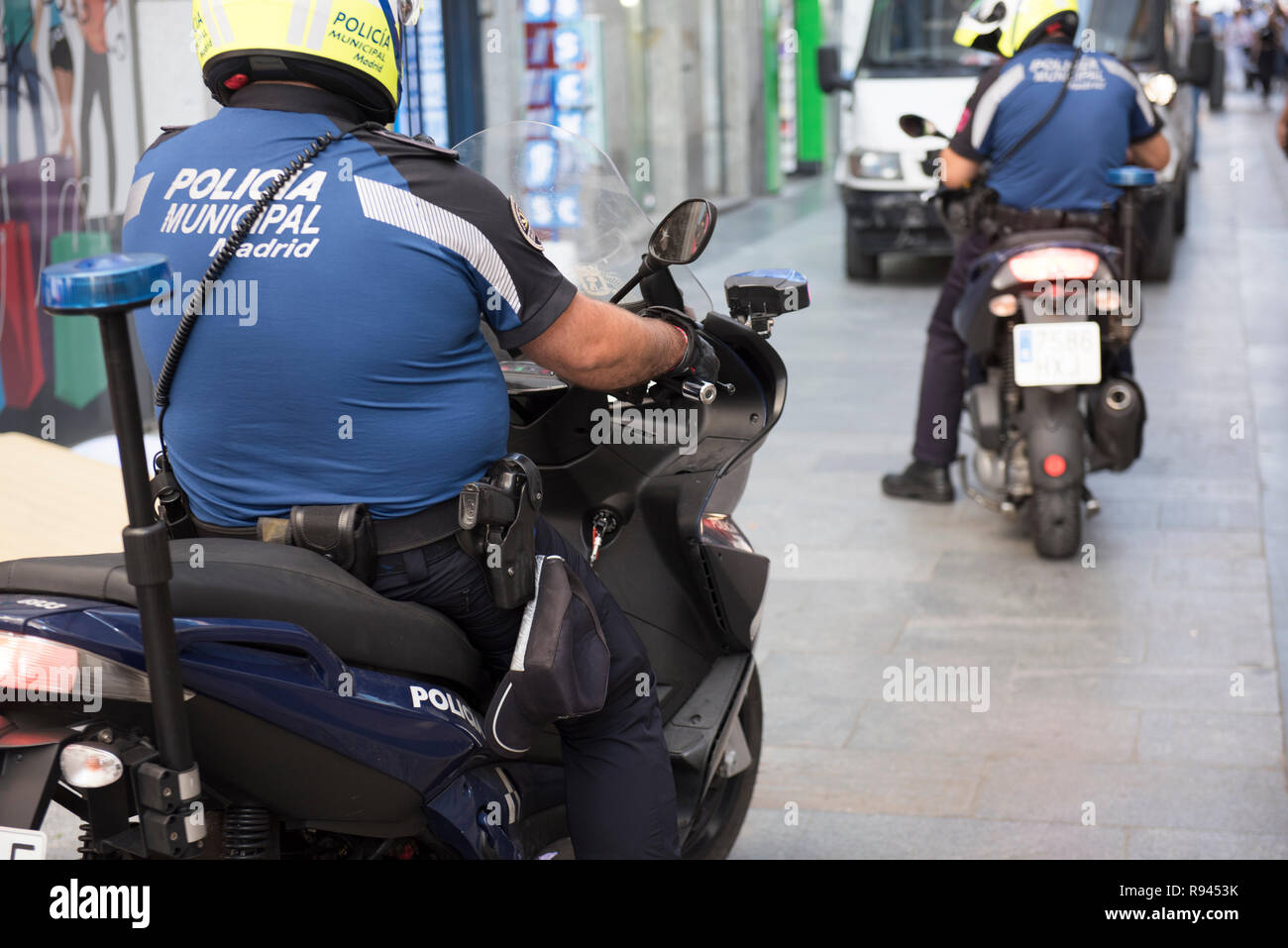 Übergewicht Polizisten auf dem Motorrad Stockfoto