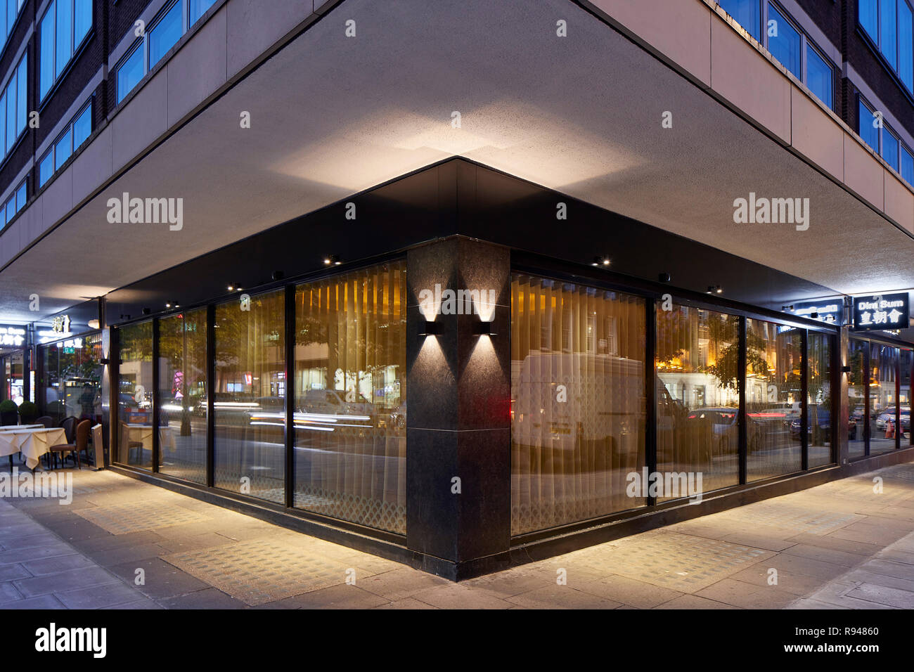 Ecke Elevation. Royal China Club, London, Vereinigtes Königreich. Architekt: Steif+Trevillion Architekten, 2018. Stockfoto