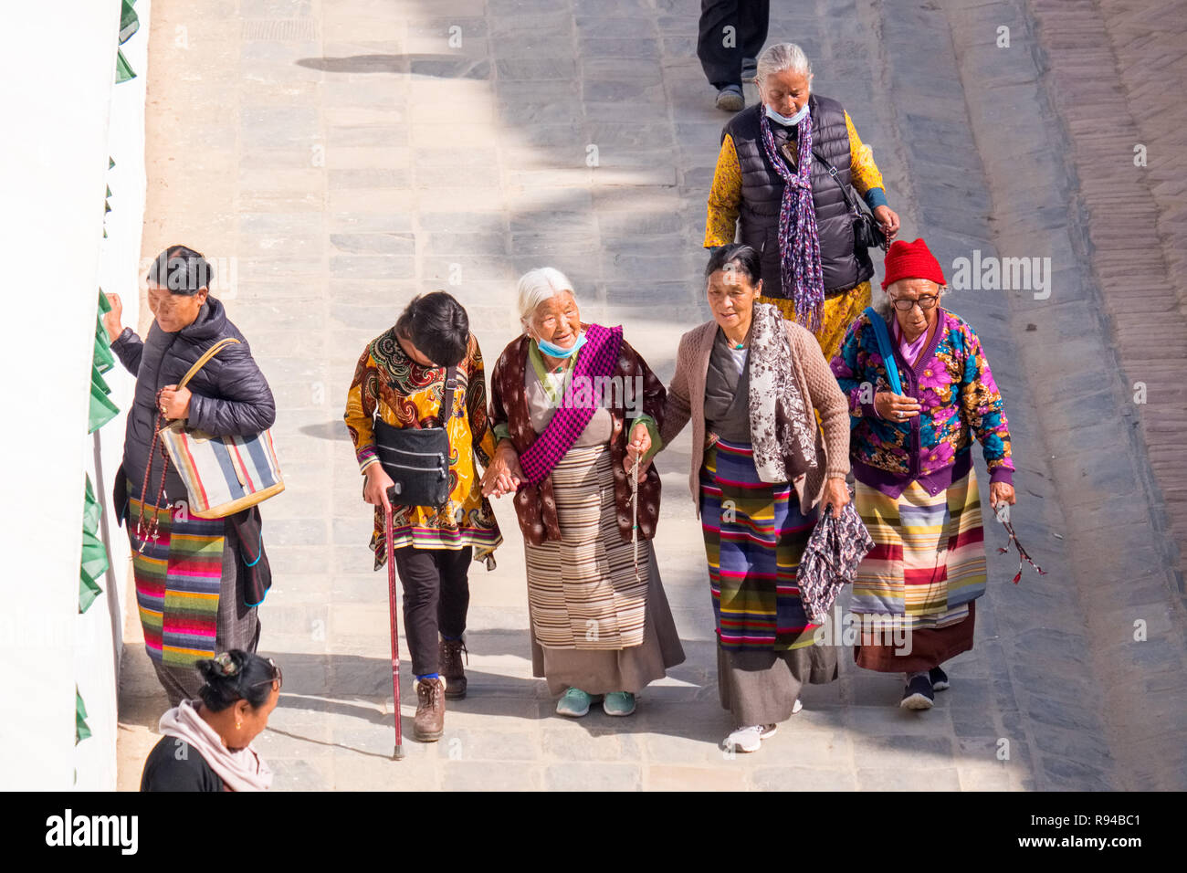 Tibetisch-buddhistischen Pilger an Boudinath Stupa, Kathmandu, Nepal Stockfoto