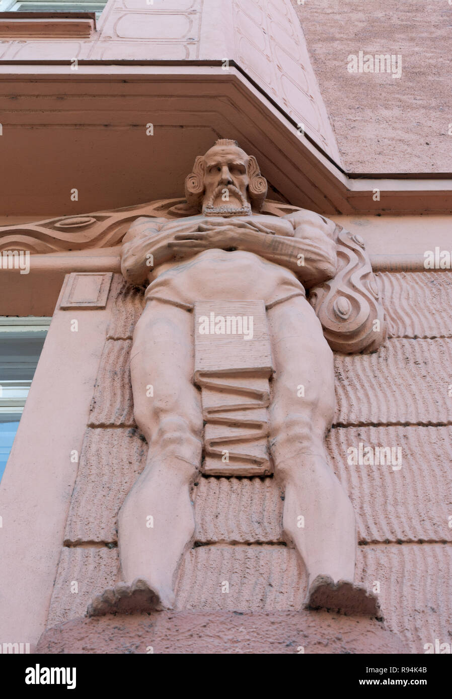 Architektonisches Detail eines weisen alten Mannes auf ein Gebäude am Altstädter Ring, Prag, Tschechische Republik Stockfoto