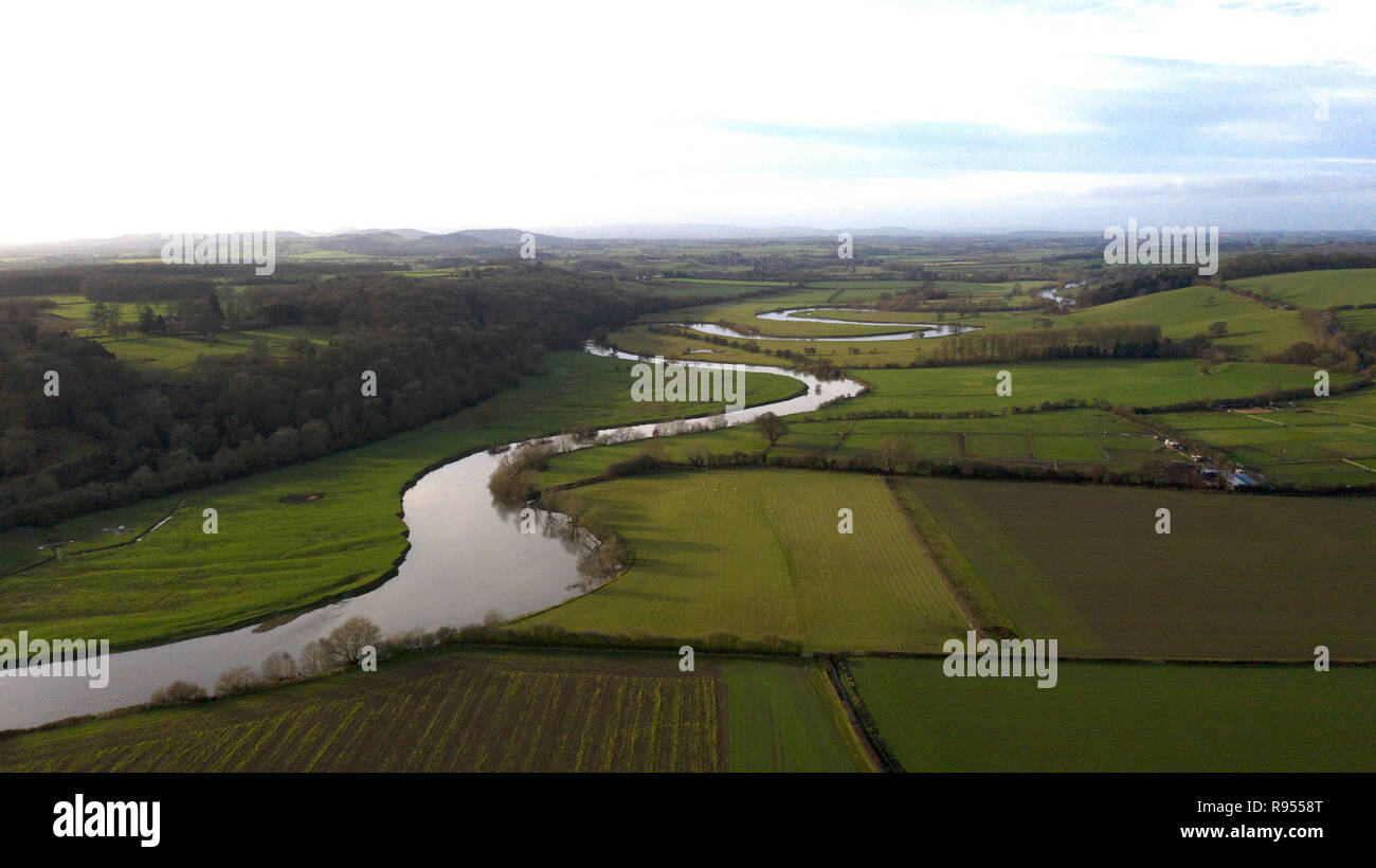 Luftaufnahme des Flusses Severn windet sich durch Leighton in Shropshire Stockfoto
