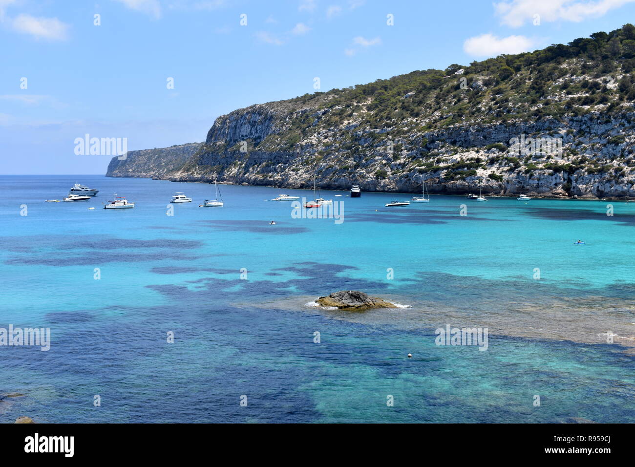 Boote vor Anker Es Calo, Formentera, Balearen, Spanien Stockfoto