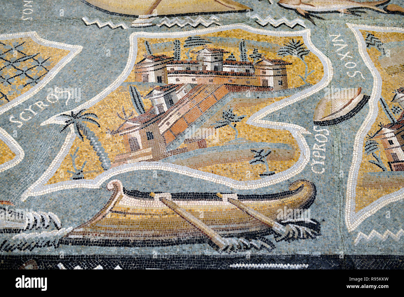 Römisches Fußbodenmosaik (c3 rd-c 4.), Plan oder Karte der Mittelmeerinsel Zypern, von der antiken römischen Stadt Ammaedara Haidra Tunesien Stockfoto
