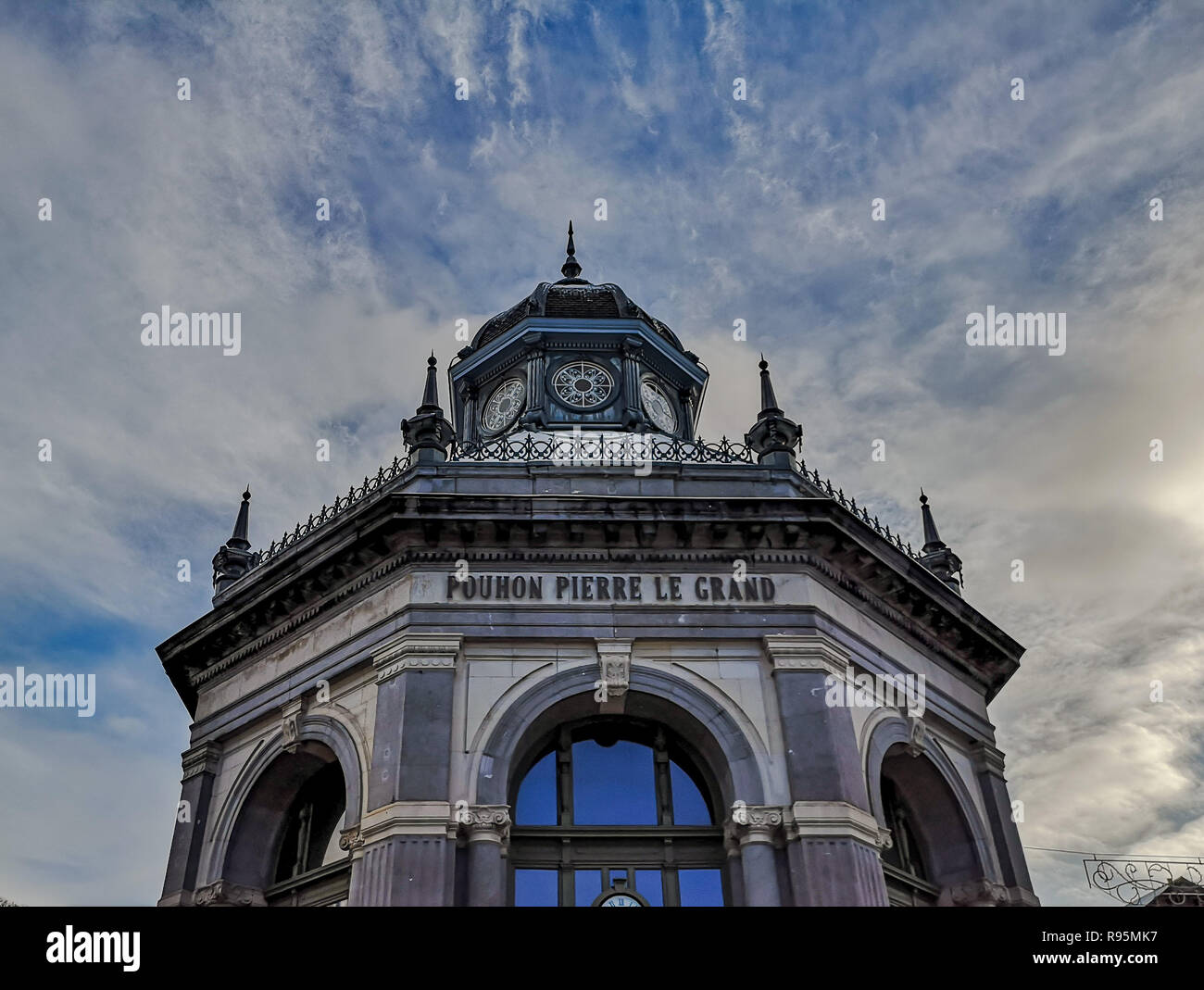 Fassade der Feder von Pierre Le Grand in Spa, Belgien, das derzeit das Tourismusbüro beherbergt und ein Museum. Der Begriff Spa hier entstanden ist. Stockfoto