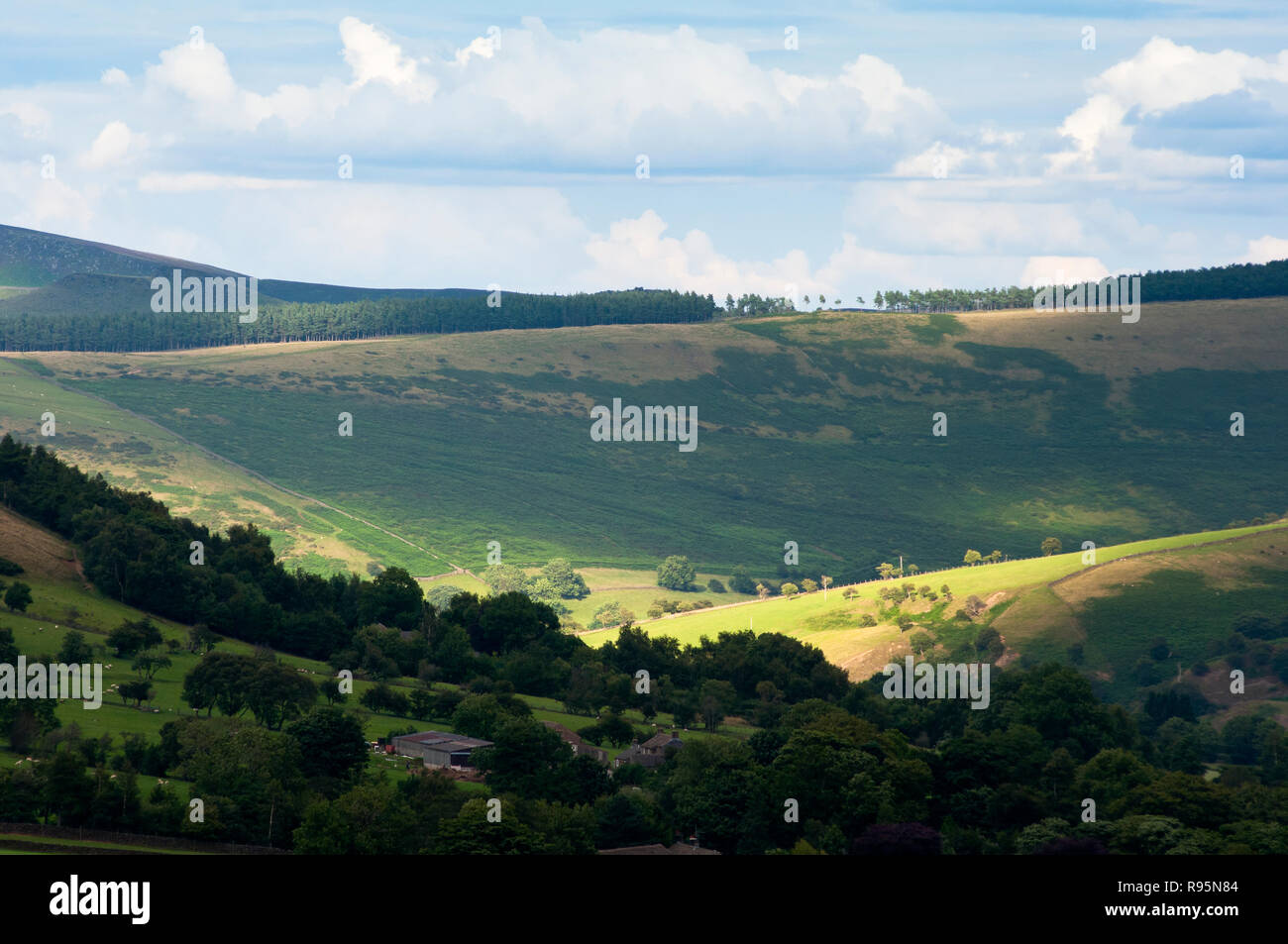 Mit Blick auf die Pennine Way in The Derbyshire Dales, Peak District. Stockfoto
