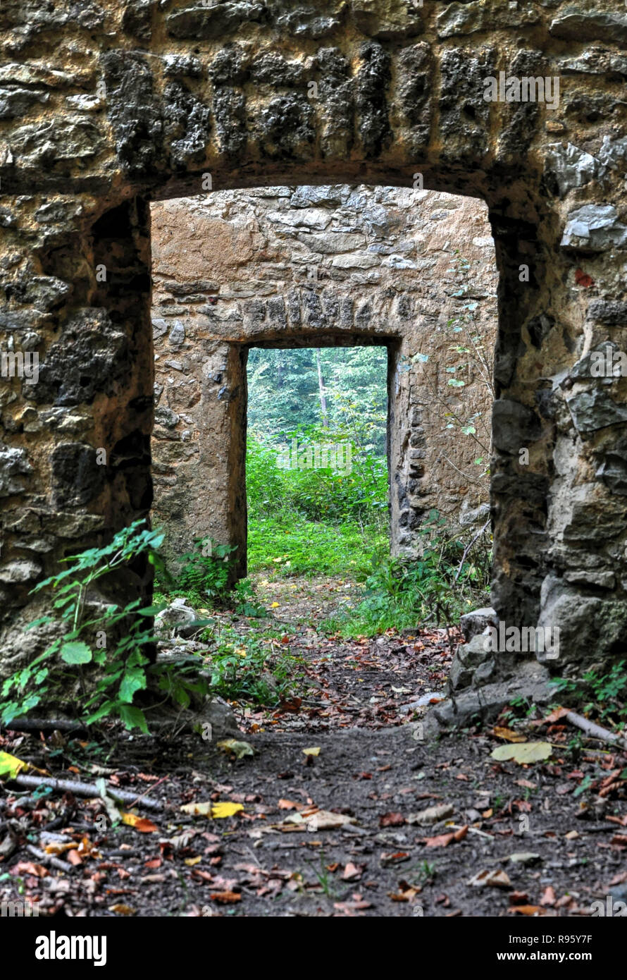 Alte Burgruine Eintrag Bögen Stockfoto