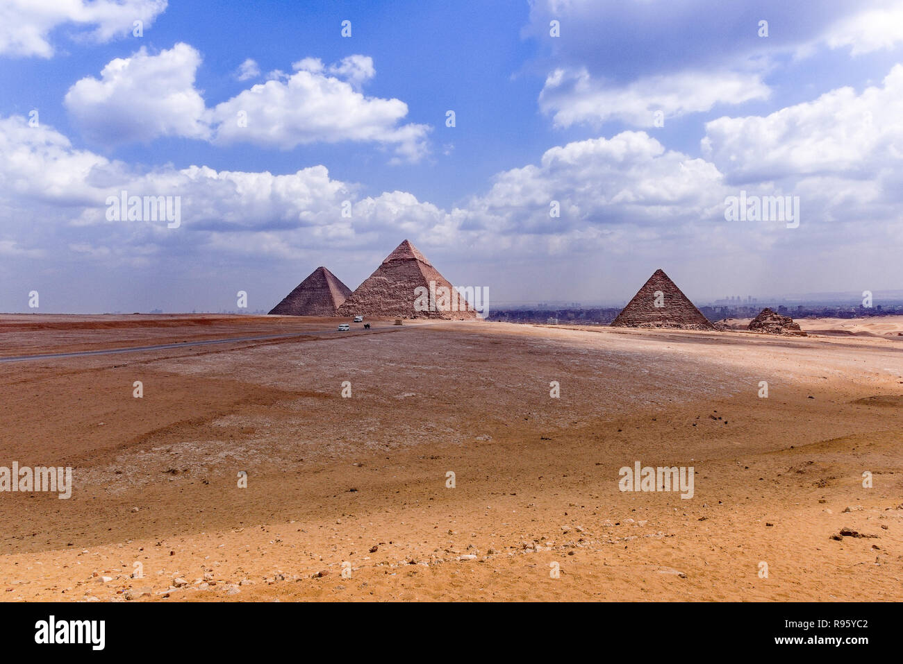 Pyramiden auf dem Plateau von Gizeh, Kairo, Ägypten. Stockfoto