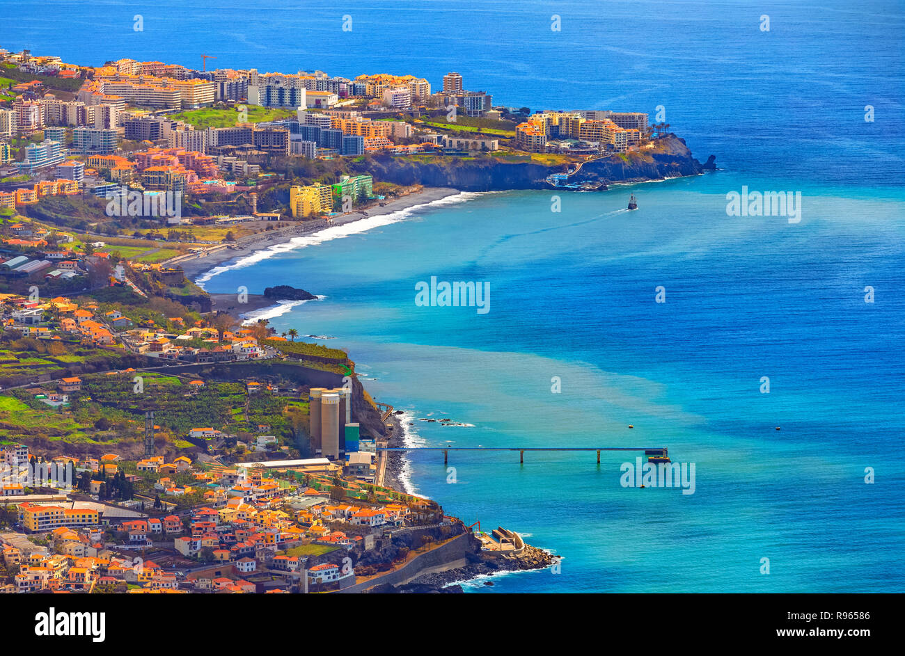 In der Nähe der traditionellen Architektur an der Küste der Insel Madeira in Portugal Stockfoto