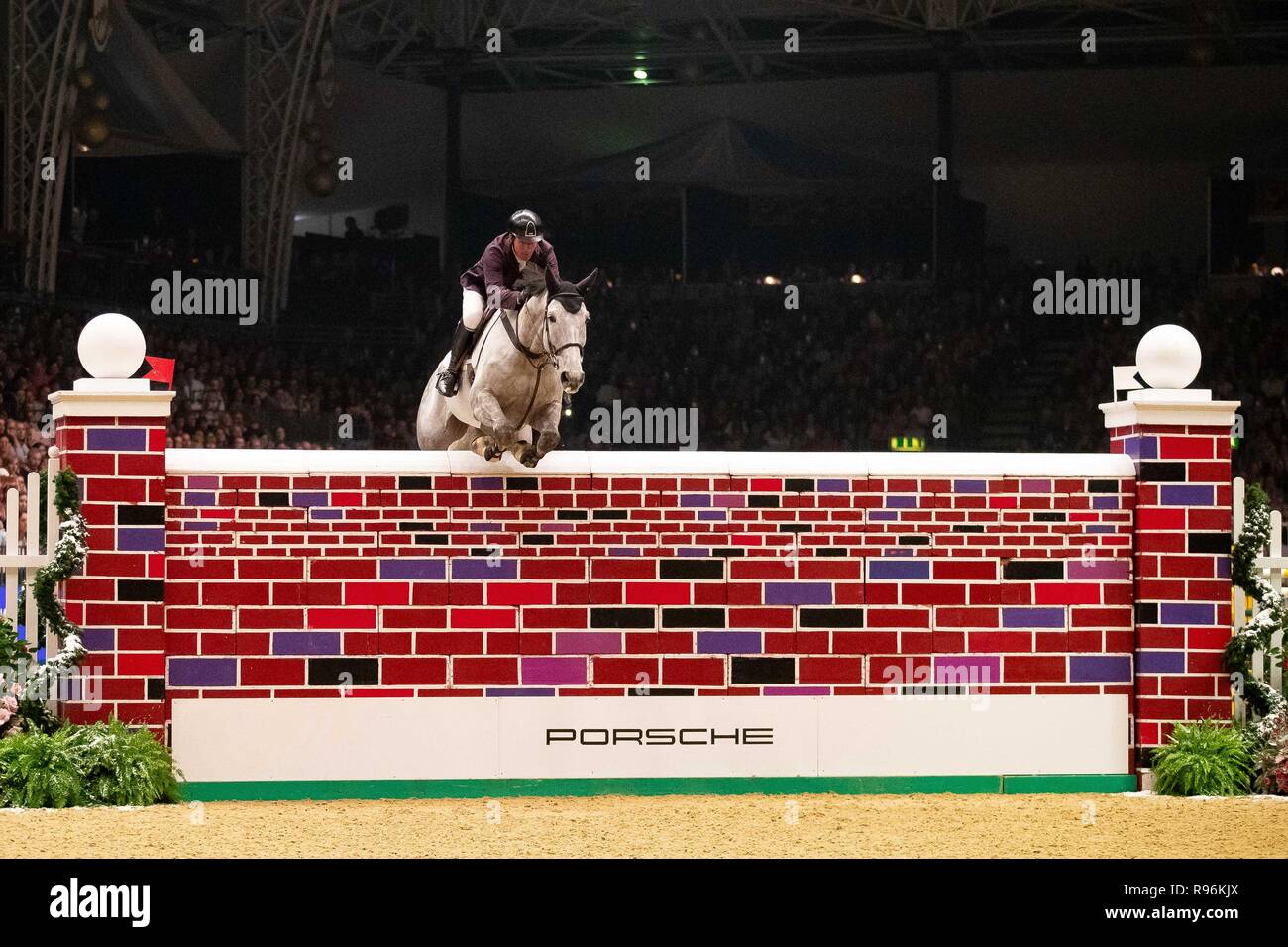 Gemeinsame Gewinner. Guy Williams, Herr Blue Sky UK. GBR. Puissance. Springen. Olympia. Die London International Horse Show. London. UK. 19.12.2018. Stockfoto