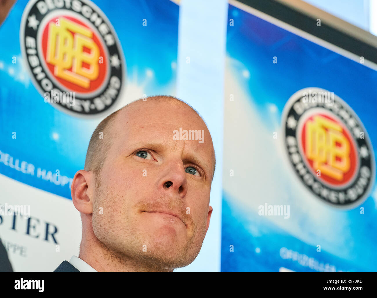 München, Deutschland. 20. Dez 2018. DEB-Bundestrainer Toni SÖDERHOLM, DEB Headcoach, halbe Größe, Porträt, in der Pressekonferenz in München, Deutschland, 20. Dezember 2018, Saison 2018/2019, © Peter Schatz/Alamy leben Nachrichten Stockfoto