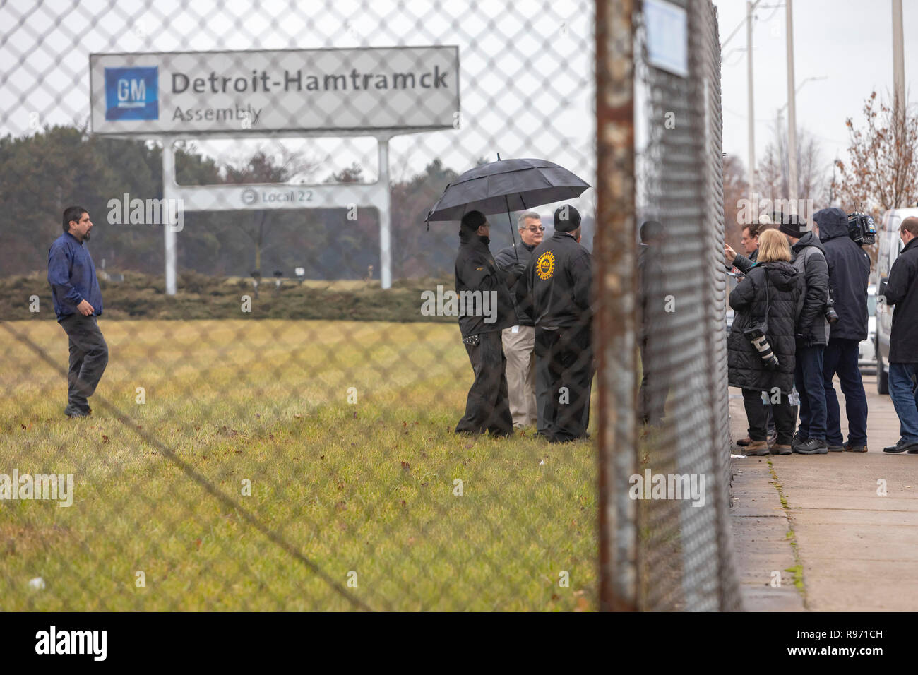 Detroit, Michigan, USA - 20. Dezember 2018 - United Auto Workers Führer sprach mit den Medien, gegen Plan von General Motors, dem Werk Detroit-Hamtramck Poletown (das Werk), die den Chevrolet Volt und andere Fahrzeuge macht zu schließen. 1980, GM überzeugte die Stadt Detroit Enteignung zu verwenden, um die blühenden Poletown Nachbarschaft von 1.500 Wohnungen, 144 Unternehmen und 16 Kirchen Raum für die Einrichtung zu machen. Quelle: Jim West/Alamy leben Nachrichten Stockfoto