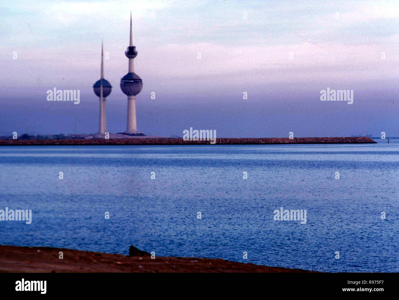 Kuwait Towers, entworfen von Sune Lindström. Stadt, die als nationale Symbole in der Ölboom der 1970er Jahre, die Sie in 1976 abgeschlossen wurden und eröffnet im Jahr 1979. Stockfoto