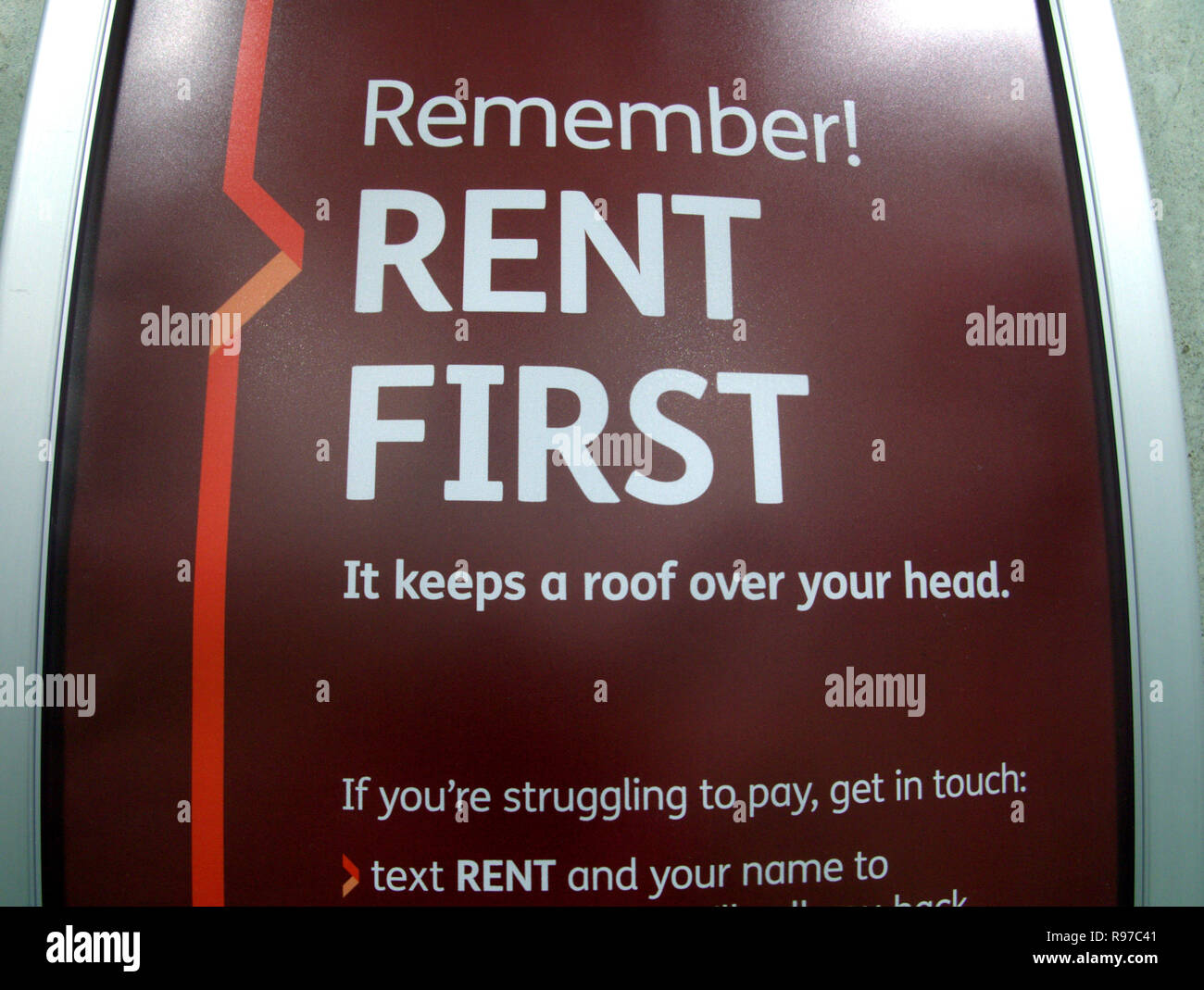 Mieten ersten wärmenden Plakat für die Mieter Warnung der Obdachlosigkeit durch Nichtzahlung der Miete merken Stockfoto