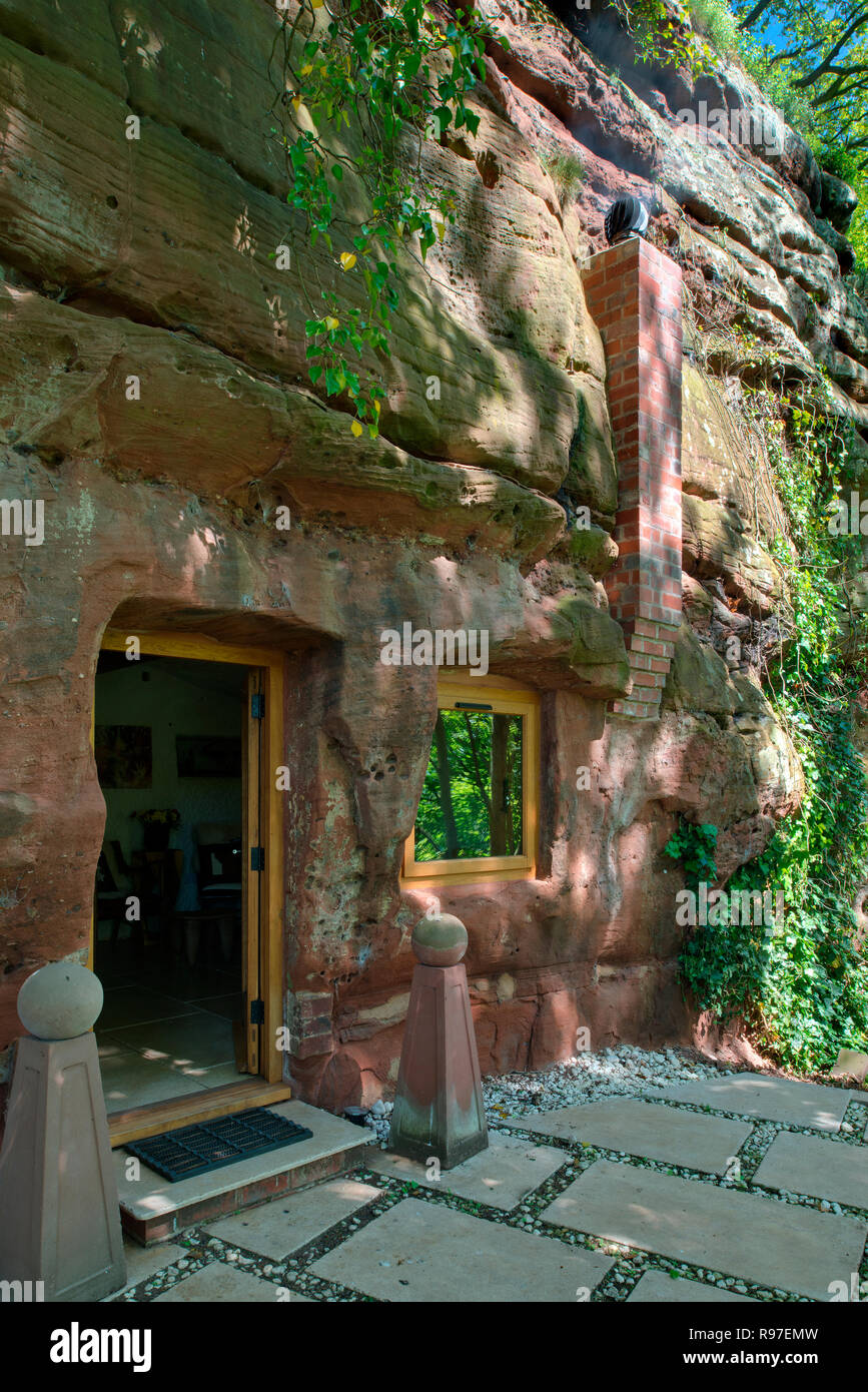 Rockhouse Retreat, eine Höhle aus einem 800 Jahre alten Höhle von Angelo Mastropietro geschnitzt Stockfoto