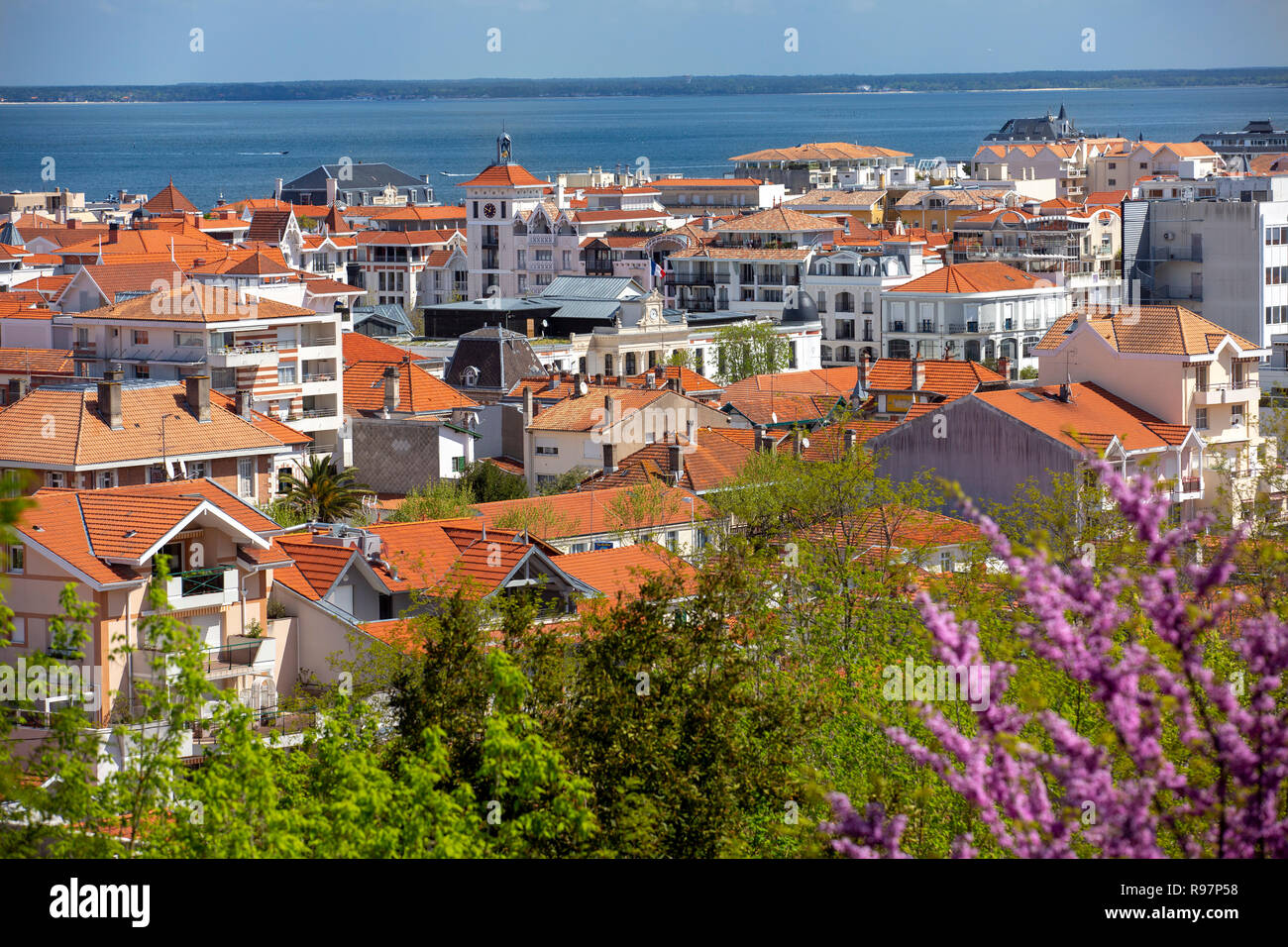 Luftaufnahme der Stadt von Arcachon (Arcachon (33120), Gironde (33), Aquitaine, Frankreich). Stockfoto