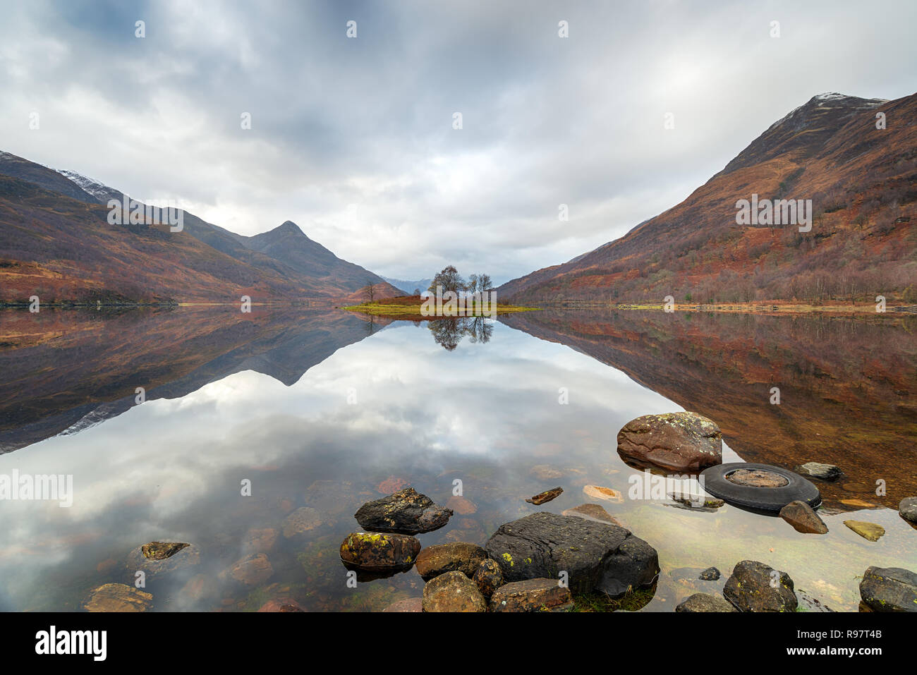 Die Ufer des Loch Leven in den schottischen Highlands Stockfoto