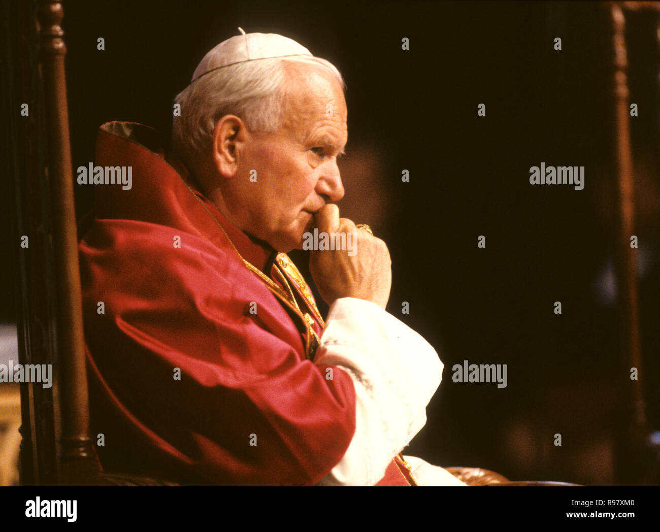 Papst JOHANNES PAUL II. in der Kathedrale von Uppsala für Service Stockfoto