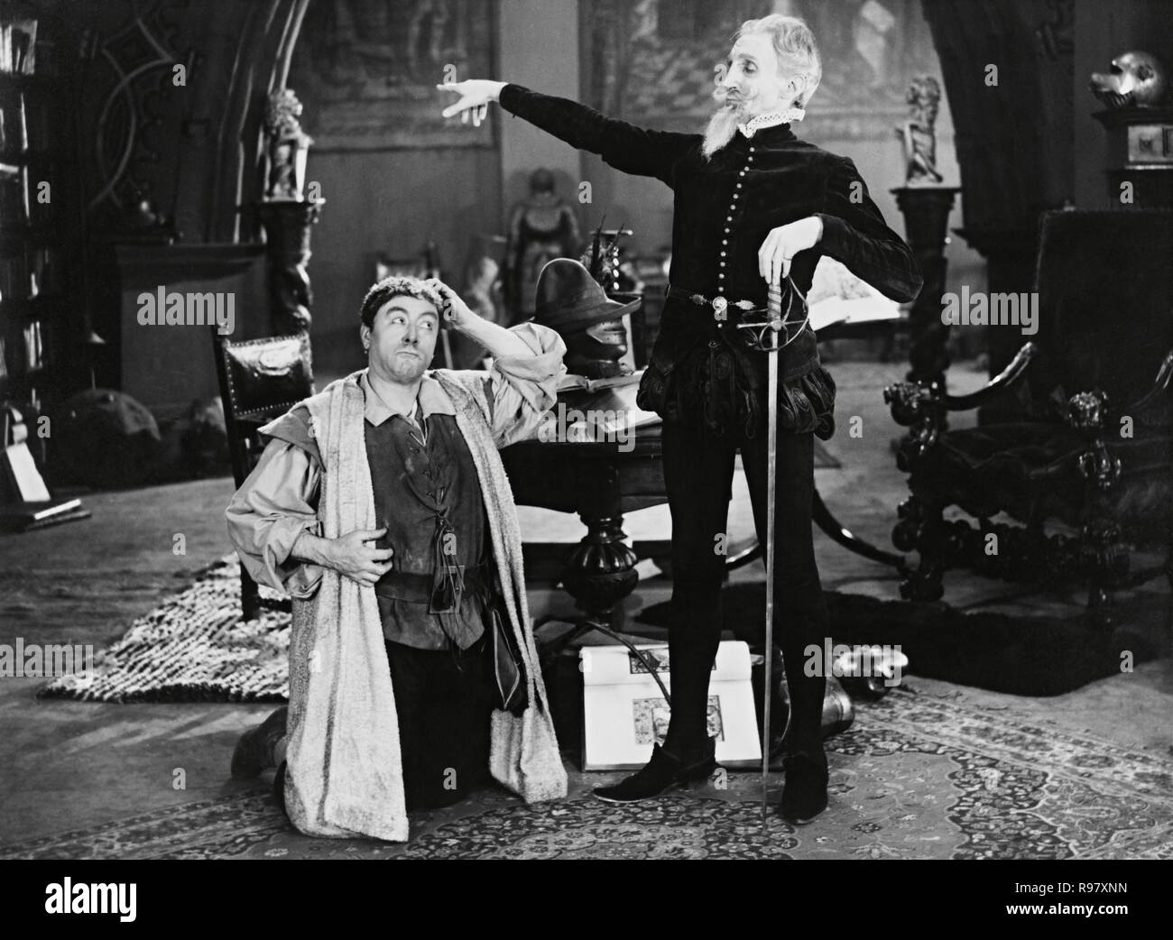 Original Film Titel: DON QUIJOTE. Englischer Titel: DON QUIJOTE. Jahr: 1933. Regie: Georg Wilhelm Pabst. Stars: GEORGE ROBEY; FEODOR SCHALJAPIN. Credit: VANDOR FILM/NELSON FILM/Album Stockfoto