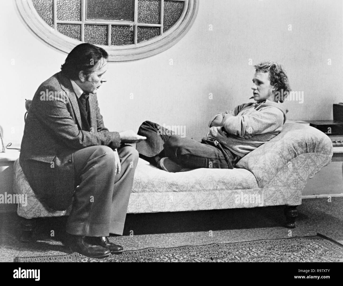 Original Film Titel: Equus. Englischer Titel: Equus. Jahr: 1977. Regie: Sidney Lumet. Stars: Richard Burton, Peter Firth. Quelle: UNITED ARTISTS/Album Stockfoto