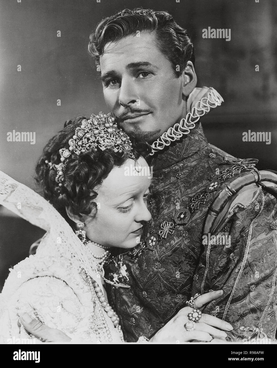 Original Film Titel: DEM PRIVATEN LEBEN DER ELISABETH UND ESSEX. Englischer Titel: DEM PRIVATEN LEBEN DER ELISABETH UND ESSEX. Jahr: 1939. Regie: Michael Curtiz. Stars: Elisabeth I. von England, Bette Davis, Errol Flynn. Quelle: WARNER BROS. /Album Stockfoto