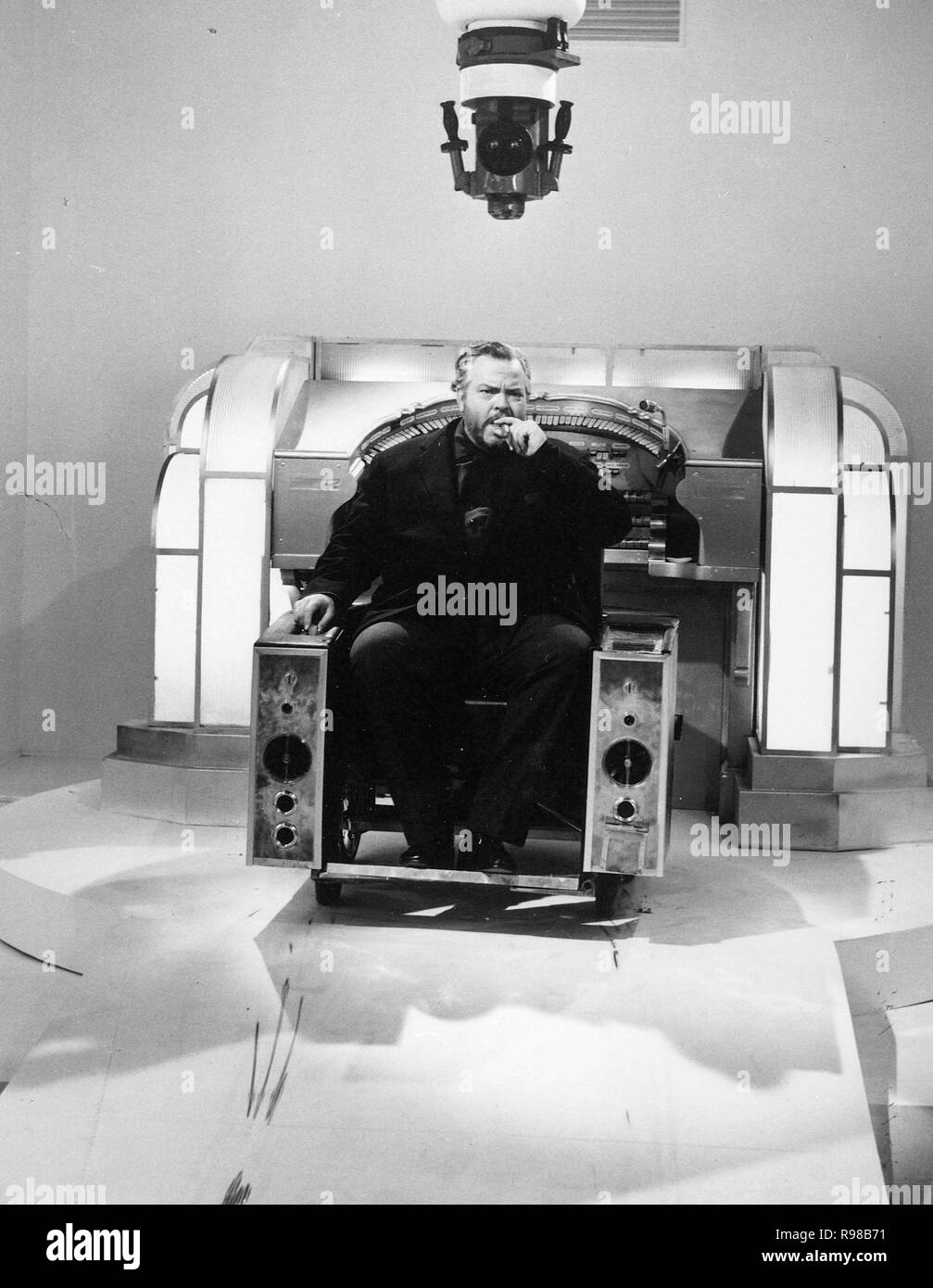 Original Film Titel: CASINO ROYALE. Englischer Titel: 007, JAMES BOND: CASINO ROYALE. Jahr: 1967. Regie: John HUSTON; ROBERT PARRISH, KEN HUGHES, VAL GUEST. Stars: Orson Welles. Quelle: COLUMBIA/berühmte Künstler/Album Stockfoto