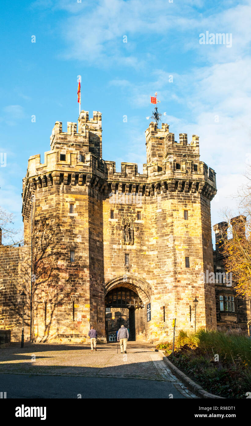 Torhaus von Schloss von Lancaster Lancashire England UK. War, als ein Gefängnis im Jahre 1196 und wurde von einem berühmten 2011 in für die Pendle Witches gestoppt Stockfoto