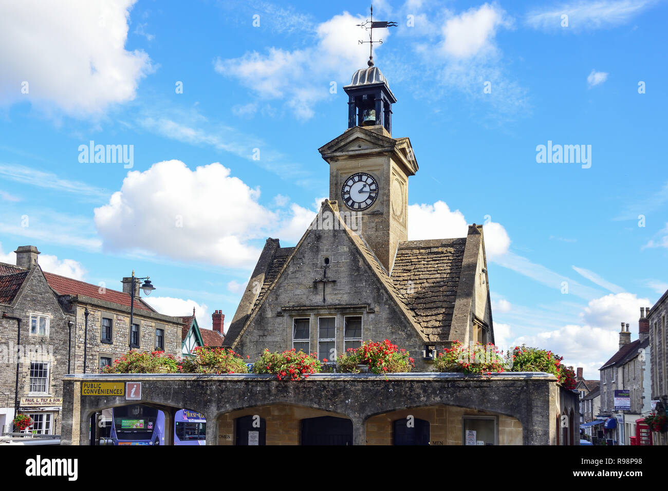 Die historischen Clock Tower bauen, Hohe Straße, Chipping Sodbury, Gloucestershire, England, Vereinigtes Königreich Stockfoto