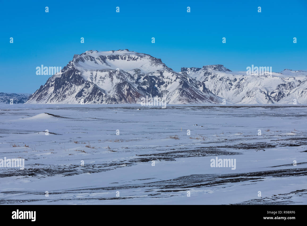 Mýrdalssandur Sander in der Nähe der Gletscher Myrdalsjökull mit Hafursey Berg, wo ein Teil der Rogue: ein Star Wars Geschichte wurde gefilmt, Island, in Wint Stockfoto