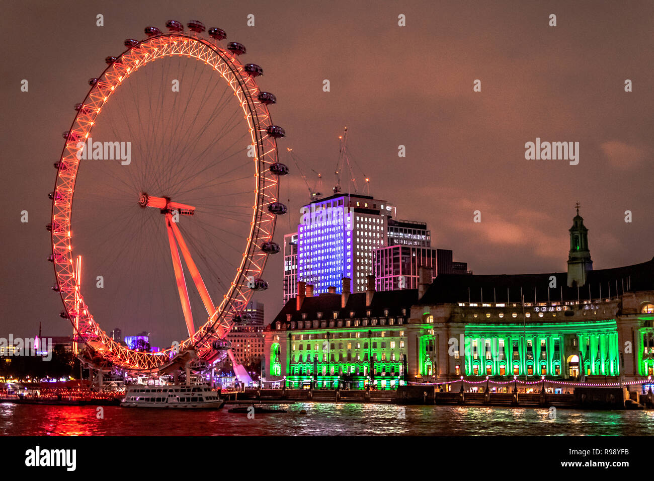 Eine schöne Nacht Foto des London Eye, London von Westminster Bridge, während auf meinem letzten Urlaub dort. Stockfoto