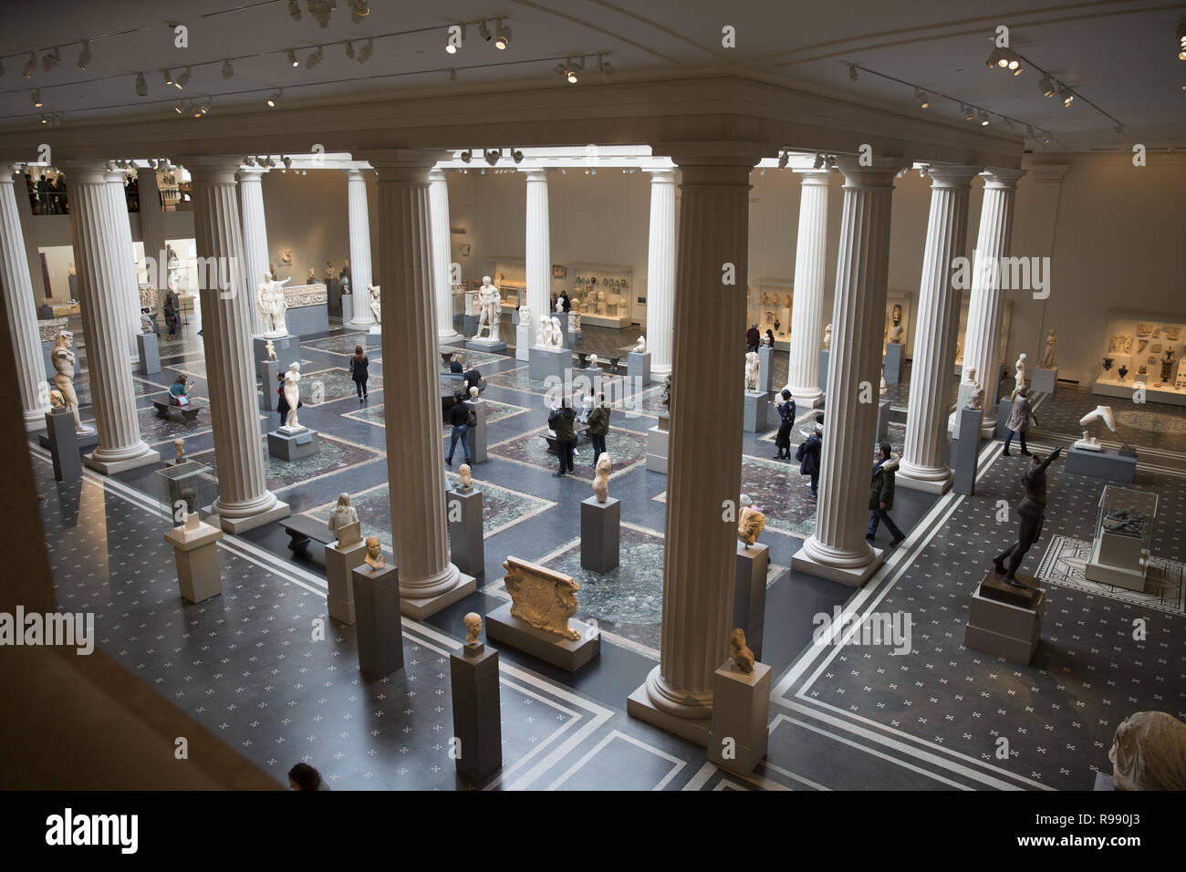 Leon Levy und Shelby White Court bietet dramatische Herzstück für die Anzeige von der Metropolitan World-Renowned klassische Kunst Sammlung. Griechische und römische Kunst Sammlung offiziell eröffnet im Jahr 2007. Stockfoto