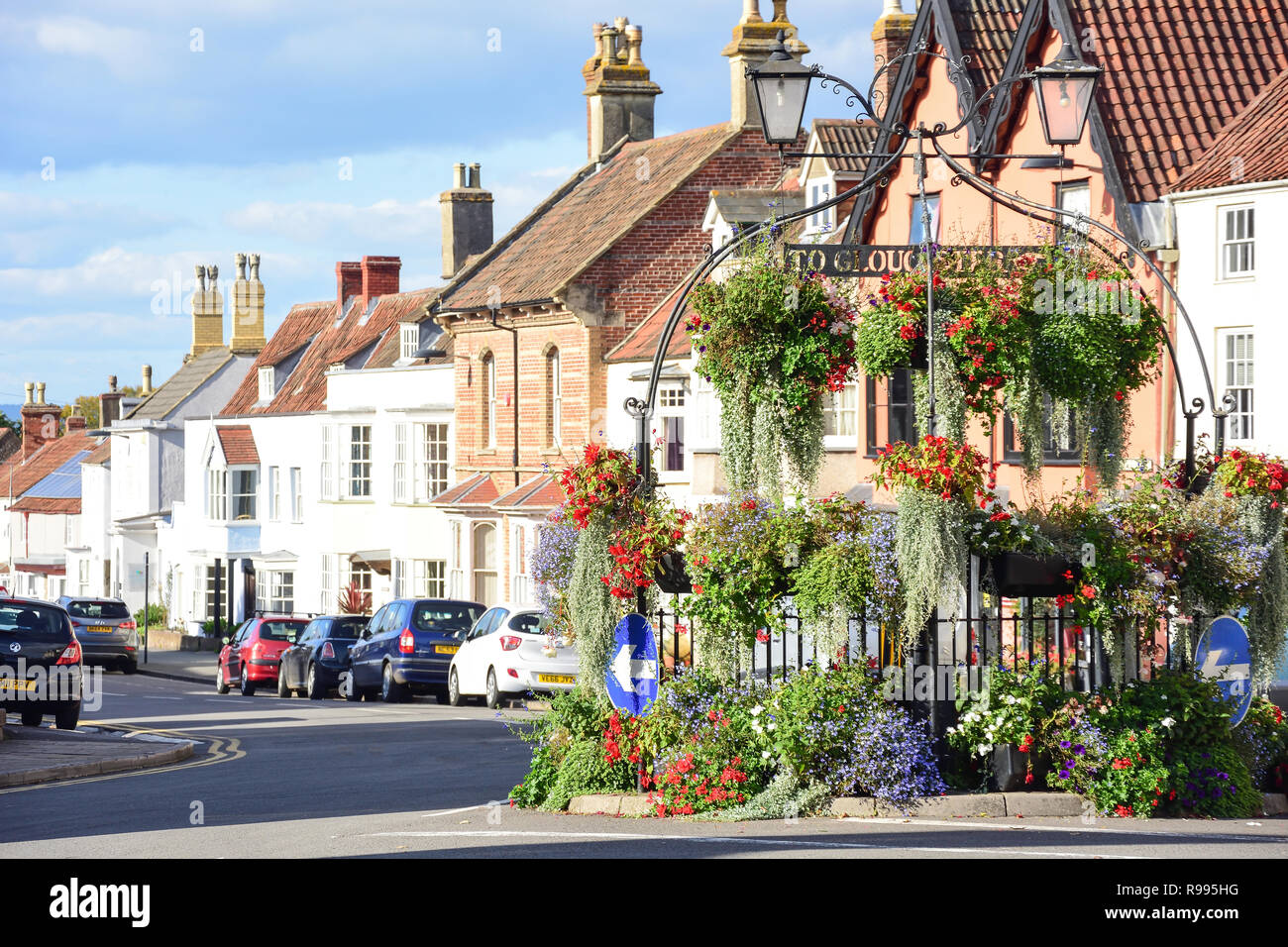 Thornbury blühende Stadt Pumpe, der Ebene, Thornbury, Gloucestershire, England, Vereinigtes Königreich Stockfoto