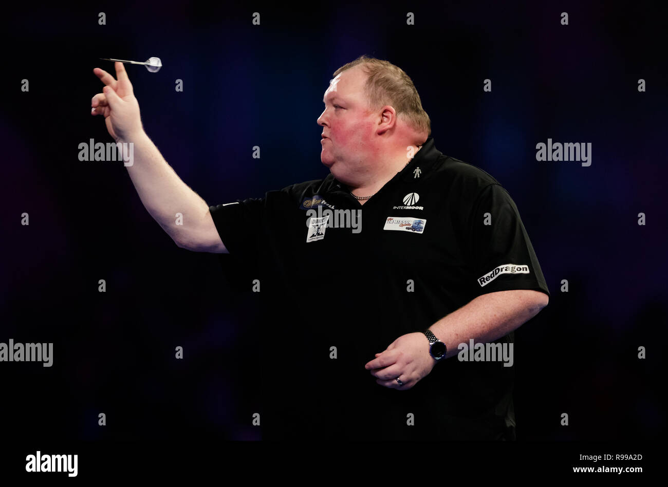 John Henderson während seinem Match gegen Gabriel Clemens bei Tag neun der  William Hill World Darts-WM im Alexandra Palace, London Stockfotografie -  Alamy