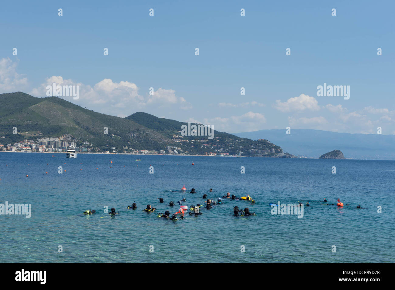 Tauchen im Meer bei Noli, Ligurien - Italien Stockfoto