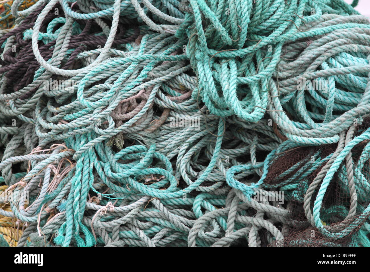Boot 282295 Nahaufnahme von Fischen Seil in blauen und grauen Farben Stockfoto
