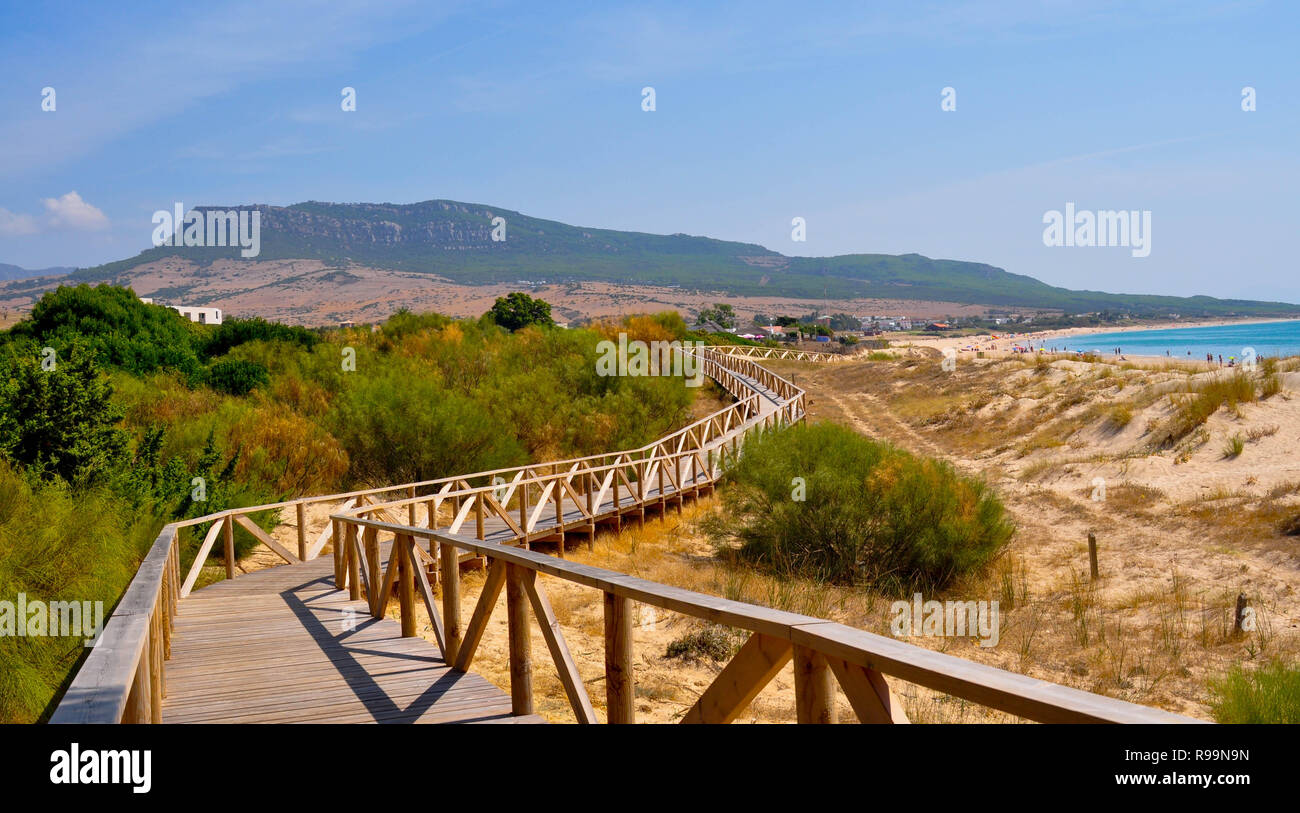 Strand in der Nähe von Tarifa in Andalusien in Spanien Stockfoto