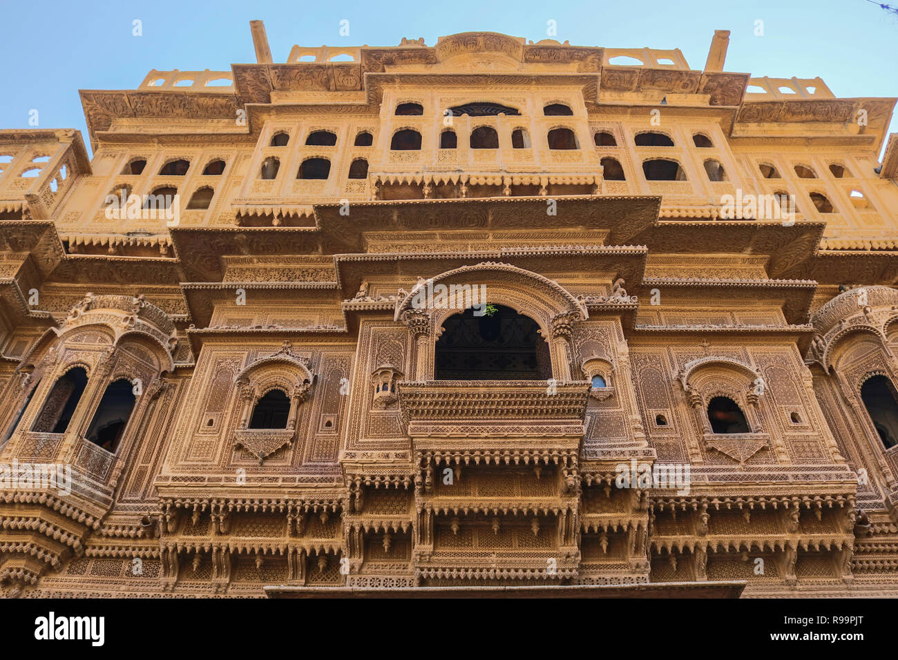 Patwon Ki Haveli, Jaisalmer, Rajasthan, Indien. Die erste unter diesen havelis wurde in Betrieb genommen und im Jahr 1805 von Guman Chand Geographie Islands gebaut Stockfoto