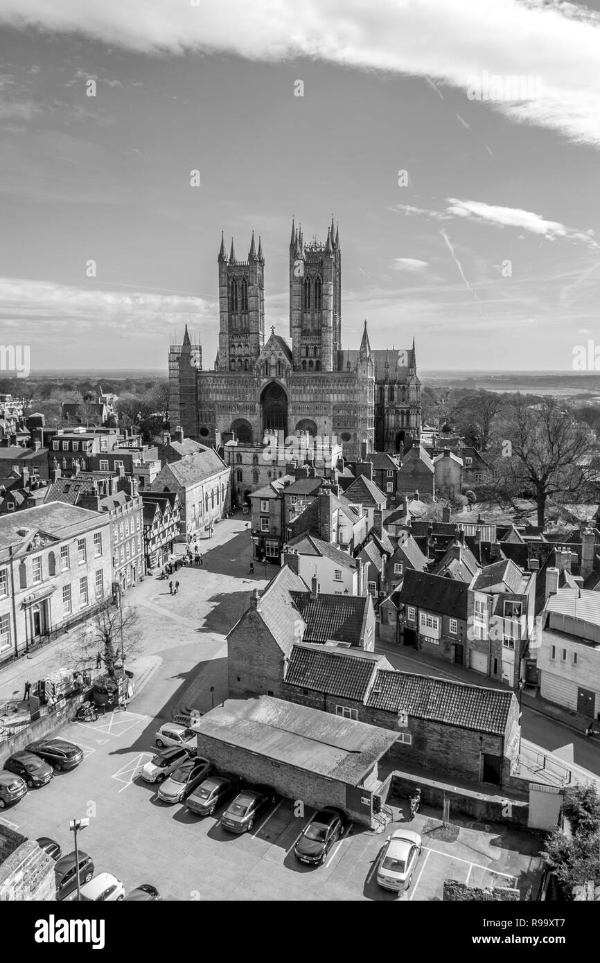 Blick auf Lincoln City UK, die mittelalterlichen Straßen, die Burg und die Domstadt Stockfoto