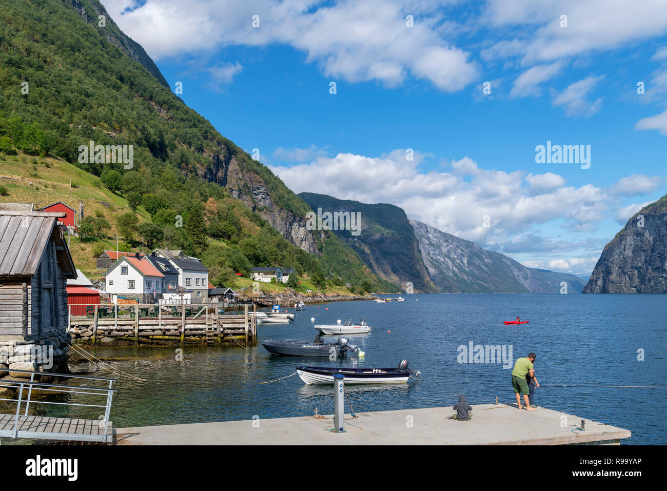 Waterfront in Undredal, Aurlandsfojord, Sognefjord, Sogn og Fjordane, Norwegen Stockfoto