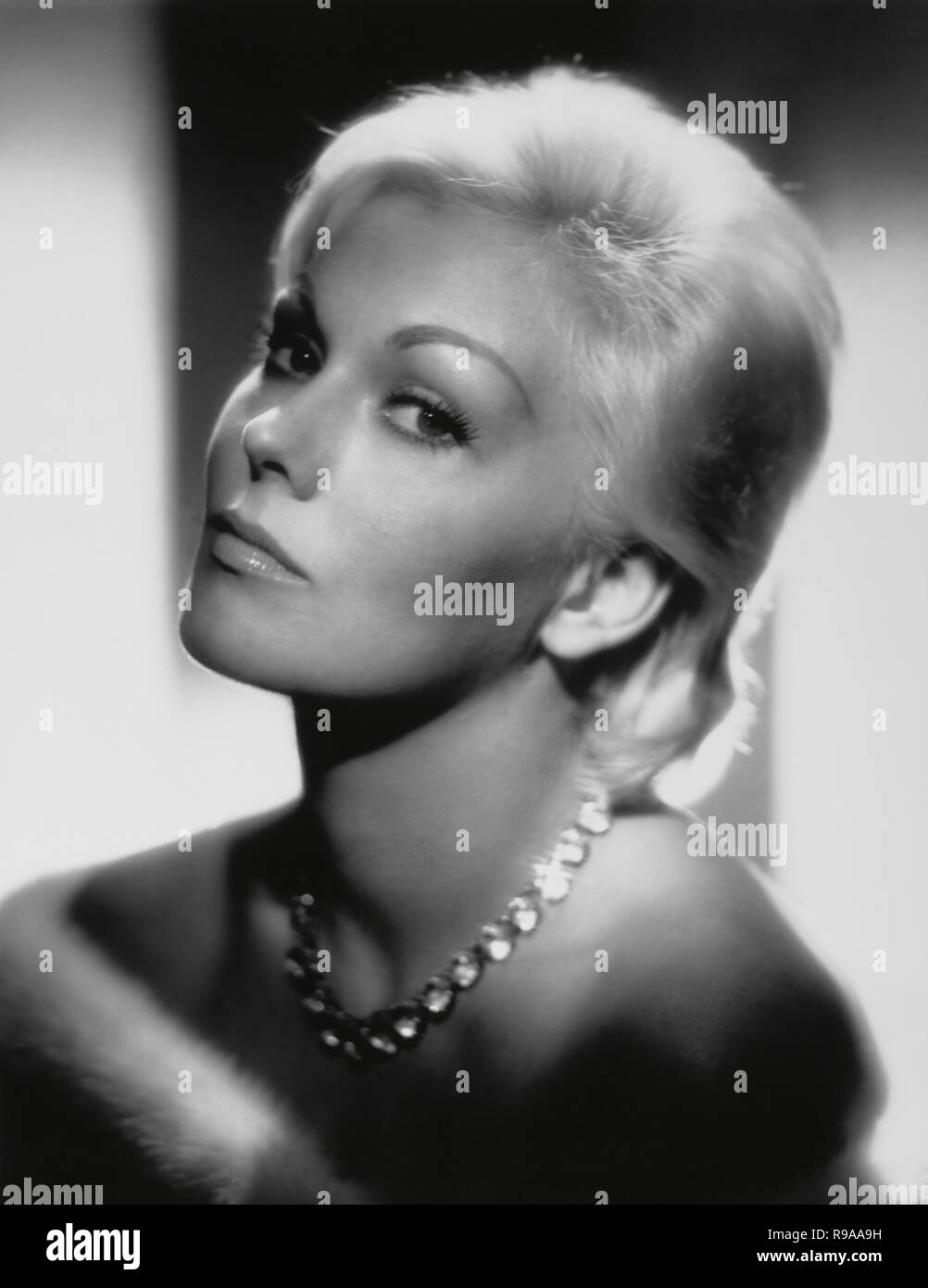 Kim novak Fotos und Bildmaterial in hoher Auflösung Alamy