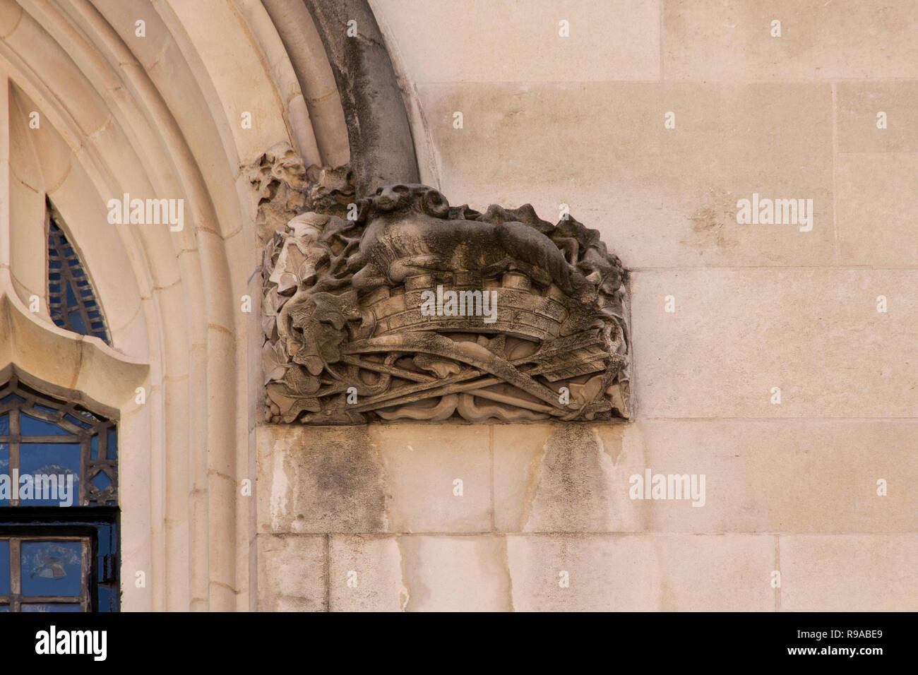 LONDON, ENGLAND - 15. Juli 2018. Architektonische Detail vom Obersten Gerichtshof Parliament Square, Westminster, London, England, 15. Juli 2018. Stockfoto